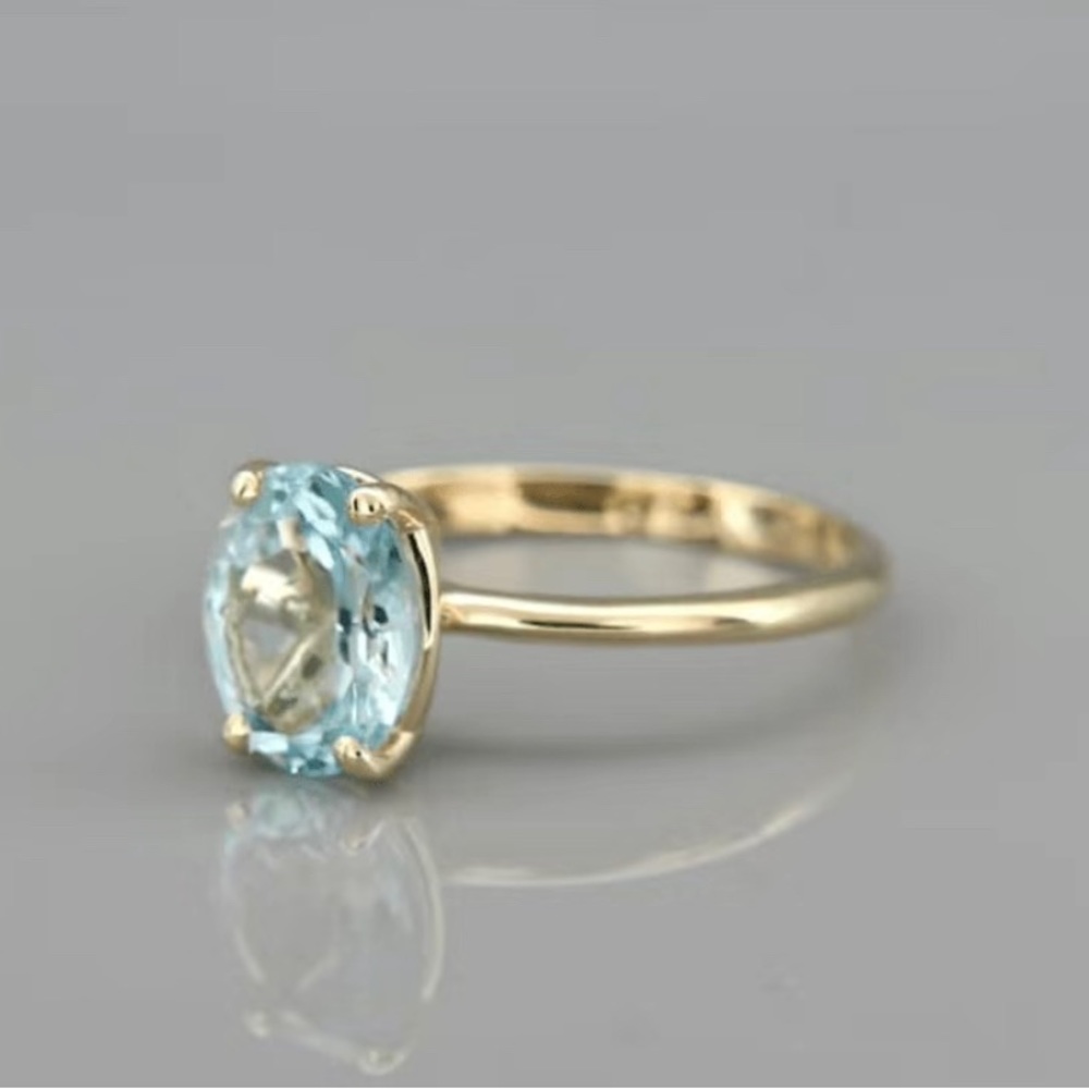 Gold and Aquamarine Ring - Picture 2 of 3